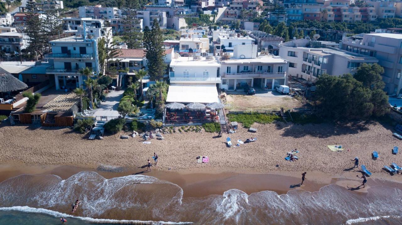 Queen Mary Beachfront Studios Agia Marina  Bagian luar foto